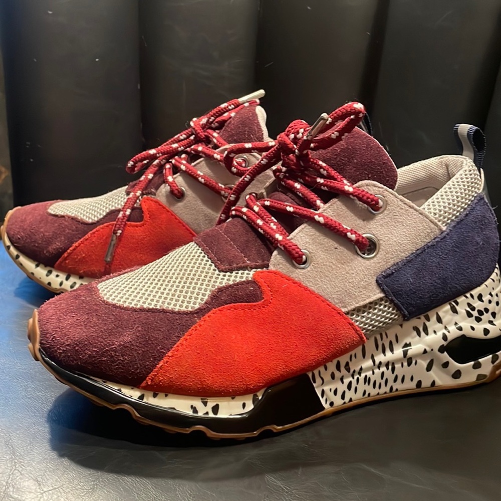 Steve Madden Sneakers tennis shoes